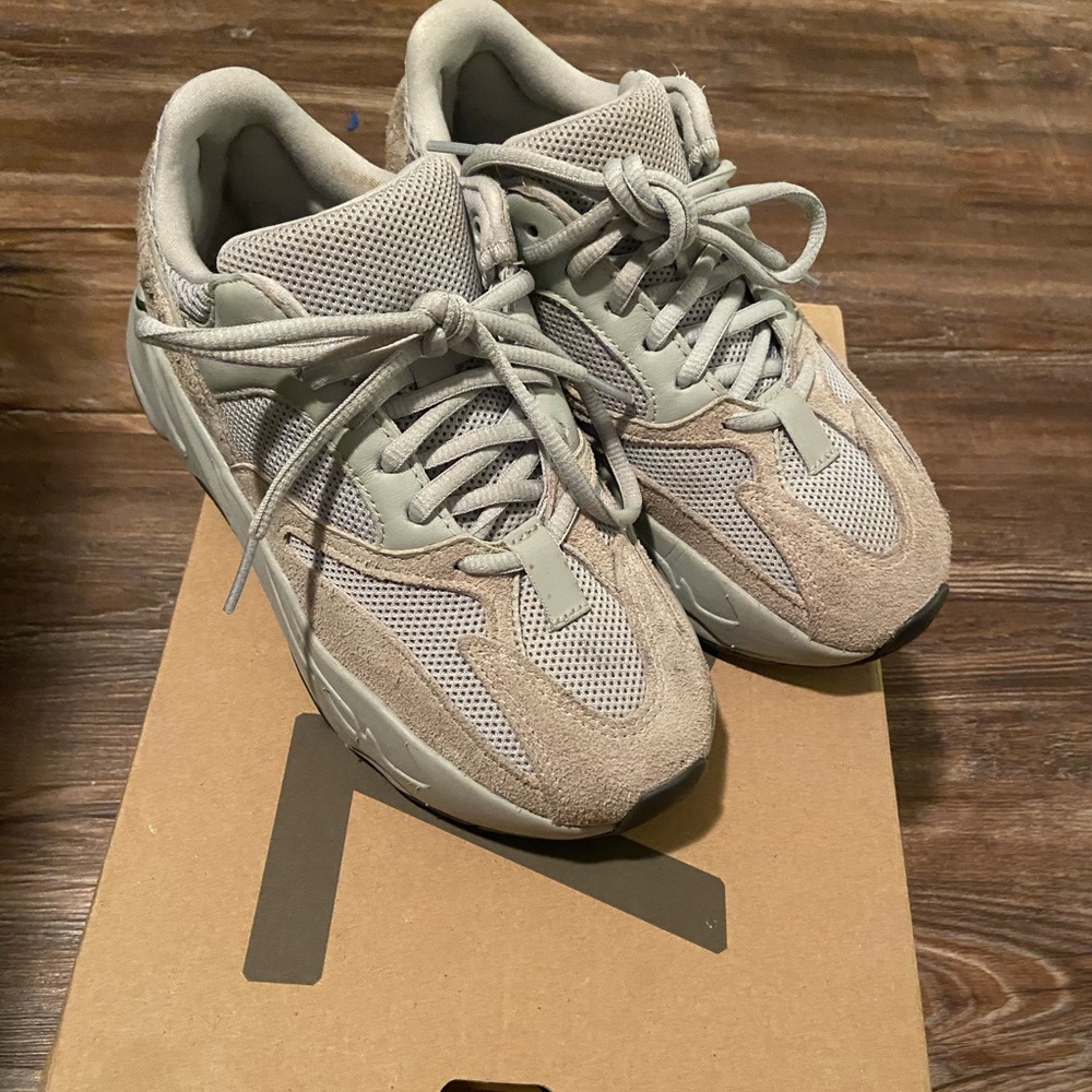 yeezy boost 700